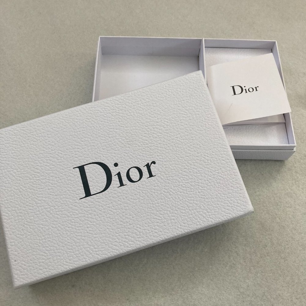 Dior Gift Box - Picture 5 of 7